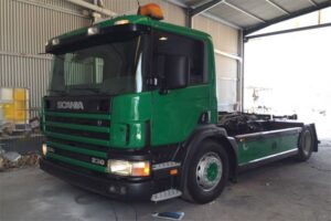 Montar gancho contenedor, pintar Scania chasis y caja 11
