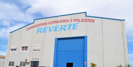 Fachada carrocerías reverte